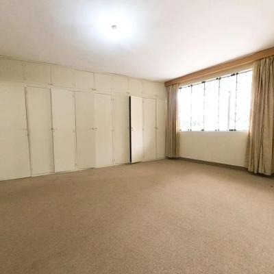 ALQUILER DE CASA EN CALLE LOS SAUCES, URB. SANTA VICTORIA